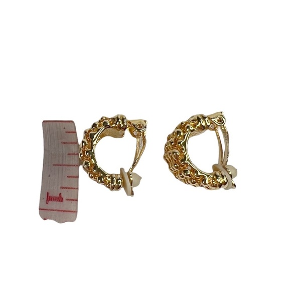 Vintage Gold Tone Boucle Textured Curved Clip On Earrings - Picture 6 of 7